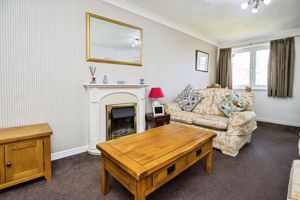 LIVING ROOM- click for photo gallery